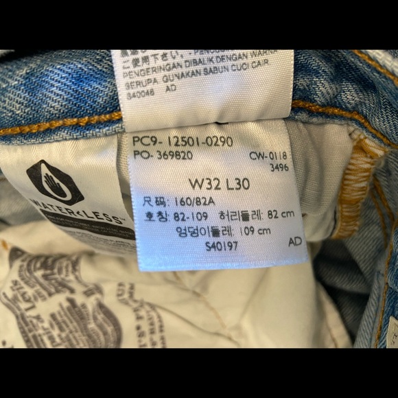 Women’s Levi’s 501 - Picture 2 of 3